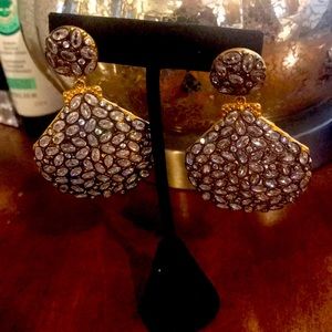 Ladies drop earrings